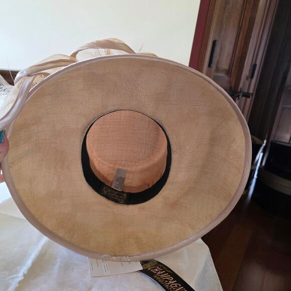 NWT Champagne Italy gold‎ and creme hat with matching purse main image 7